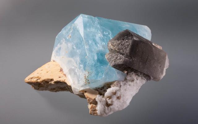 Naturhistorisches Museum Bern, Ausstellung Steine der Erde, blauer Topas