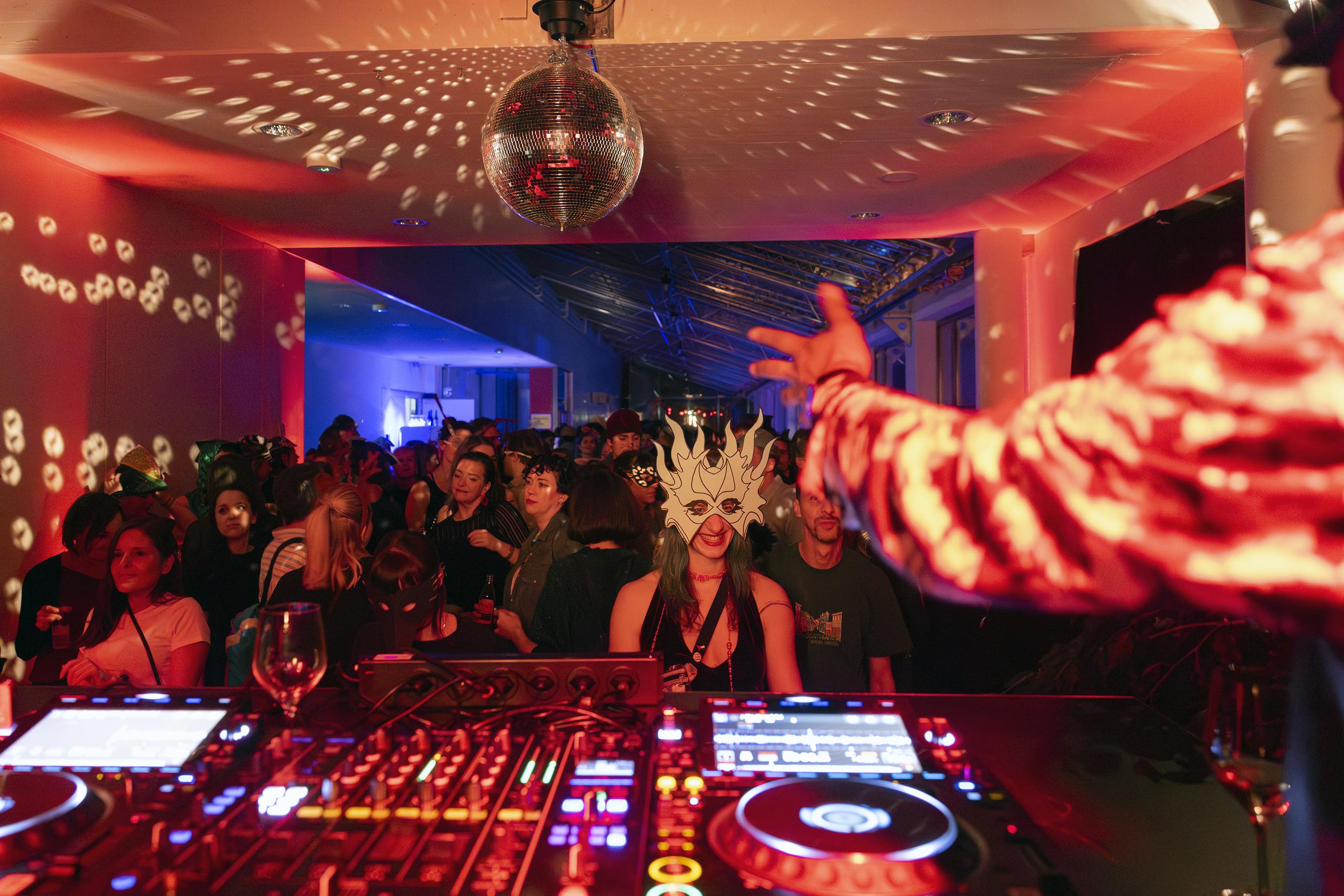 Bar der toten Tiere 2024